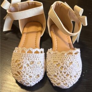 Cream Crochet Baby Shoes with Bow